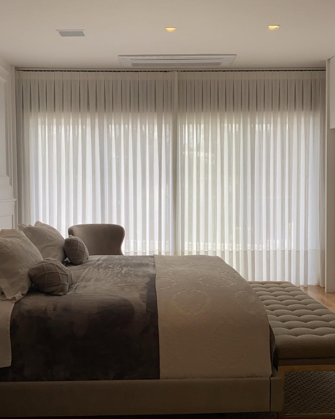 Cortina Branco Minimalista